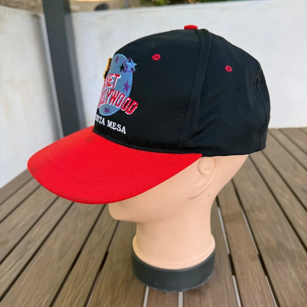 Vintage Planet Hollywood Costa Mesa‎ Snapback Hat Black Red with Enamel Pin